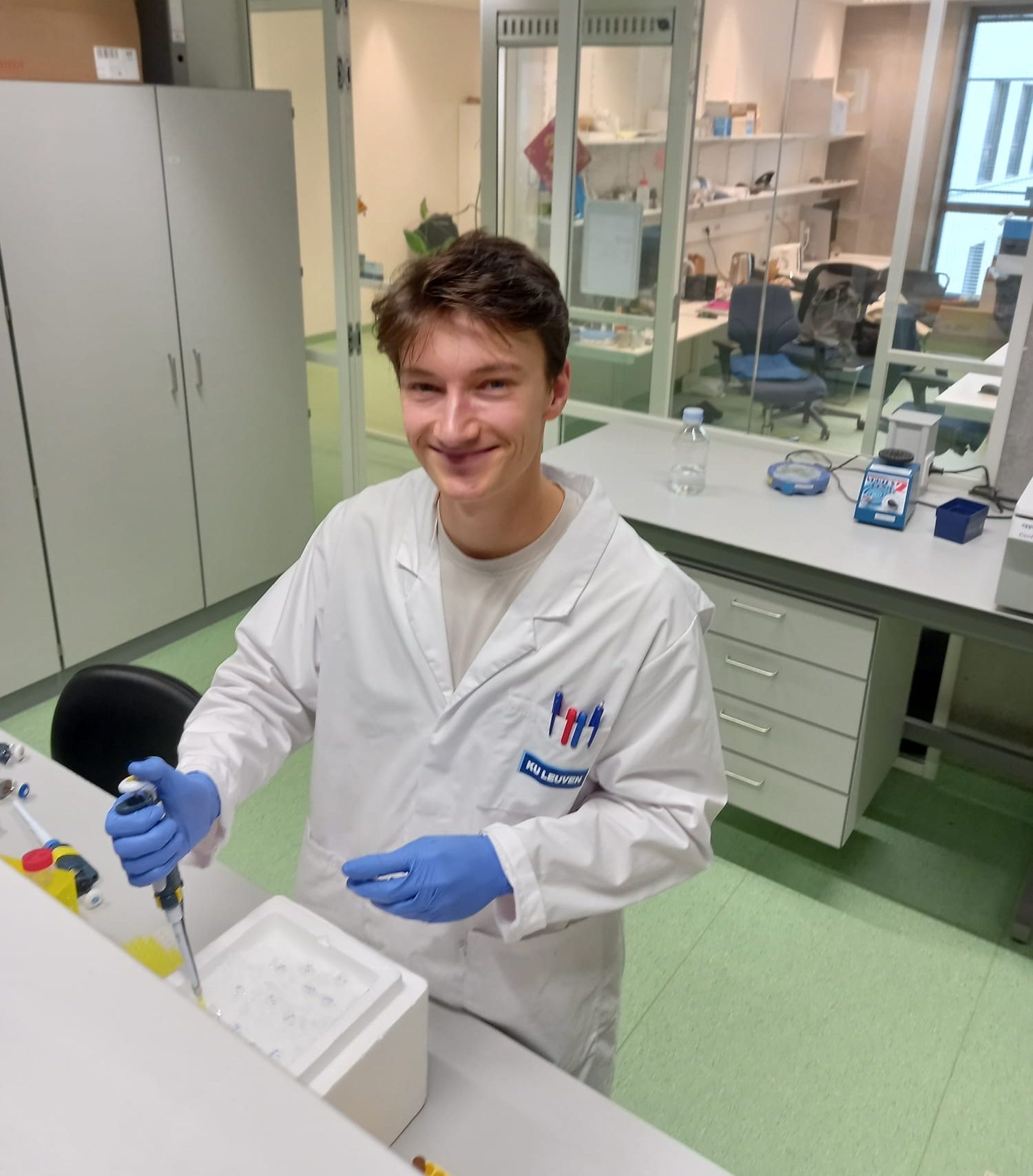 241016 2024 Masters Thesis Thibaut Heyninck Photo e1775670907646 - Demoucelle Parkinson Charity